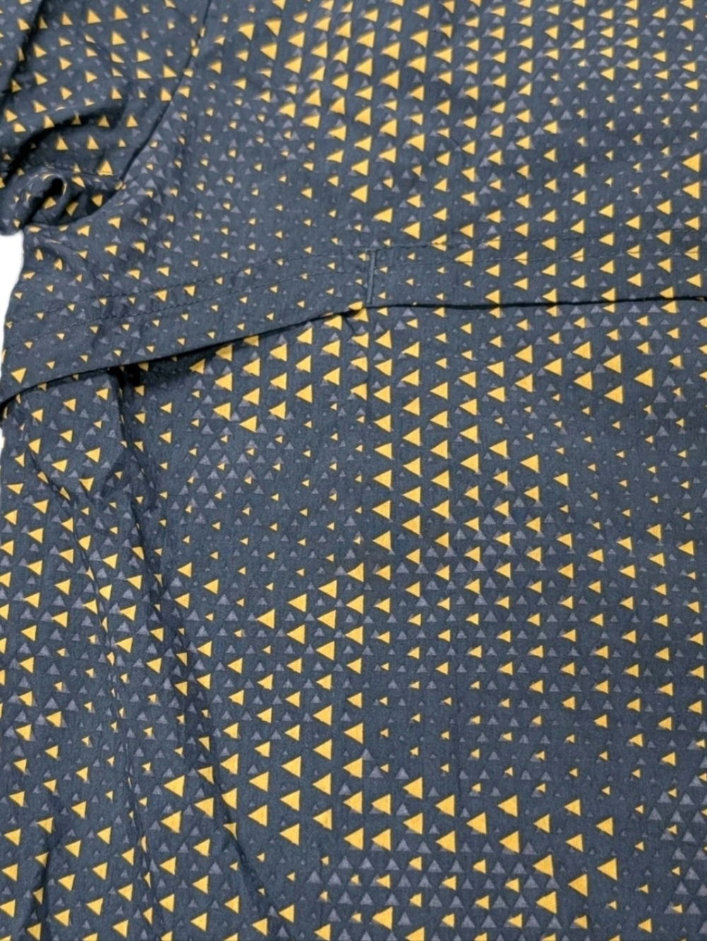 Title: Gymshark Sport Windbreaker Jacket Men's L Black Turmeric Triangle EUC - Picture 8 of 16